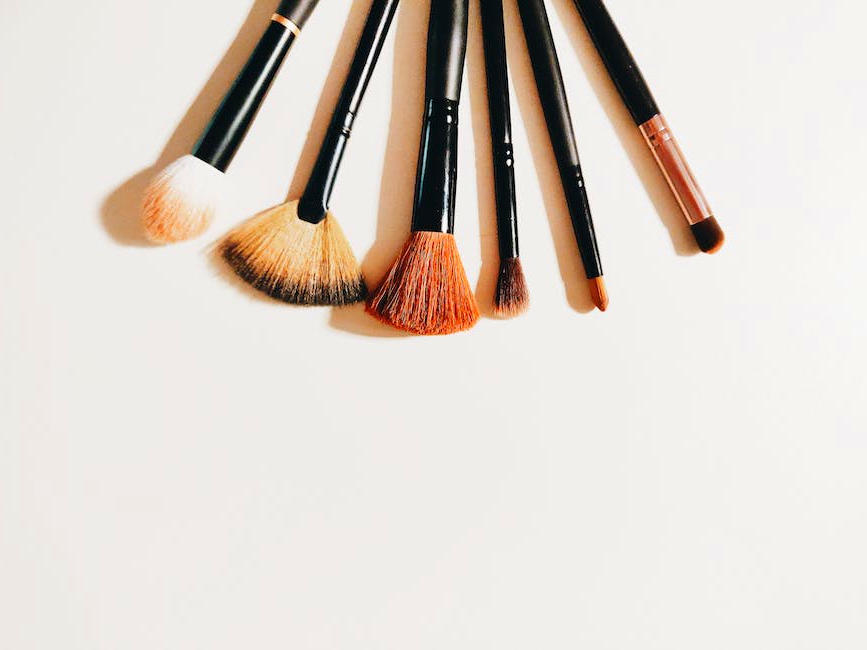 Top 5 Best Foundation Brush 2024 - Pixelfy Blog